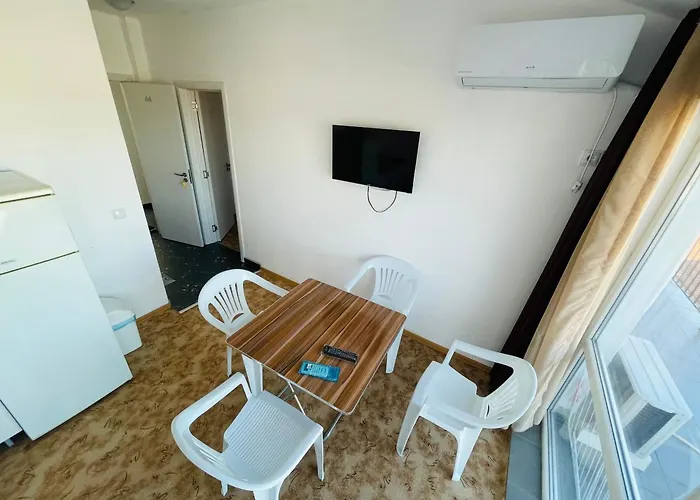 Апартамент Apartments Lozenets