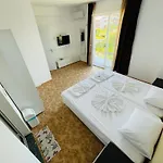 Apartments Lozenets Apartman *